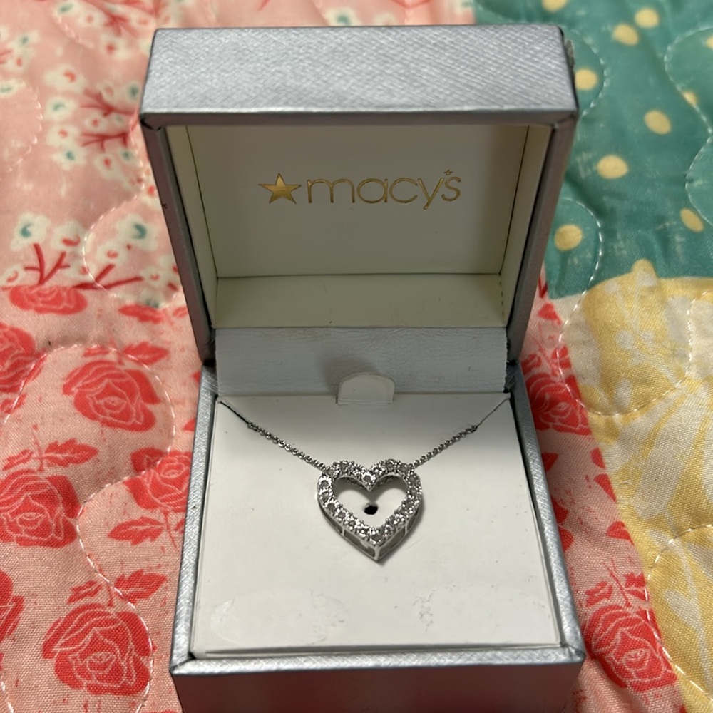 Macys bridge diamond heart necklace 1/10 ctw sterling silver new